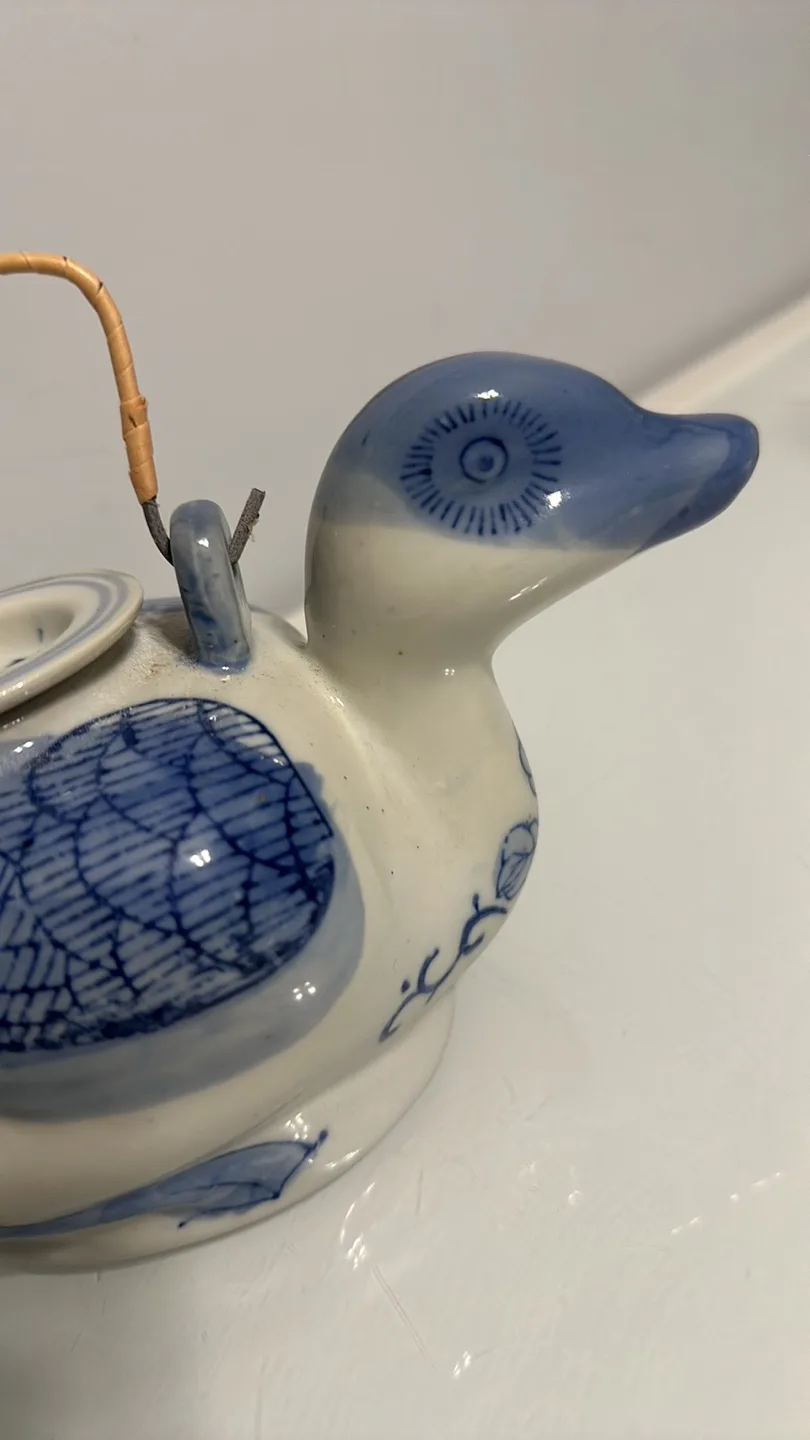 🧡 Vintage Blue and White Duck Teapot image indicator(2)