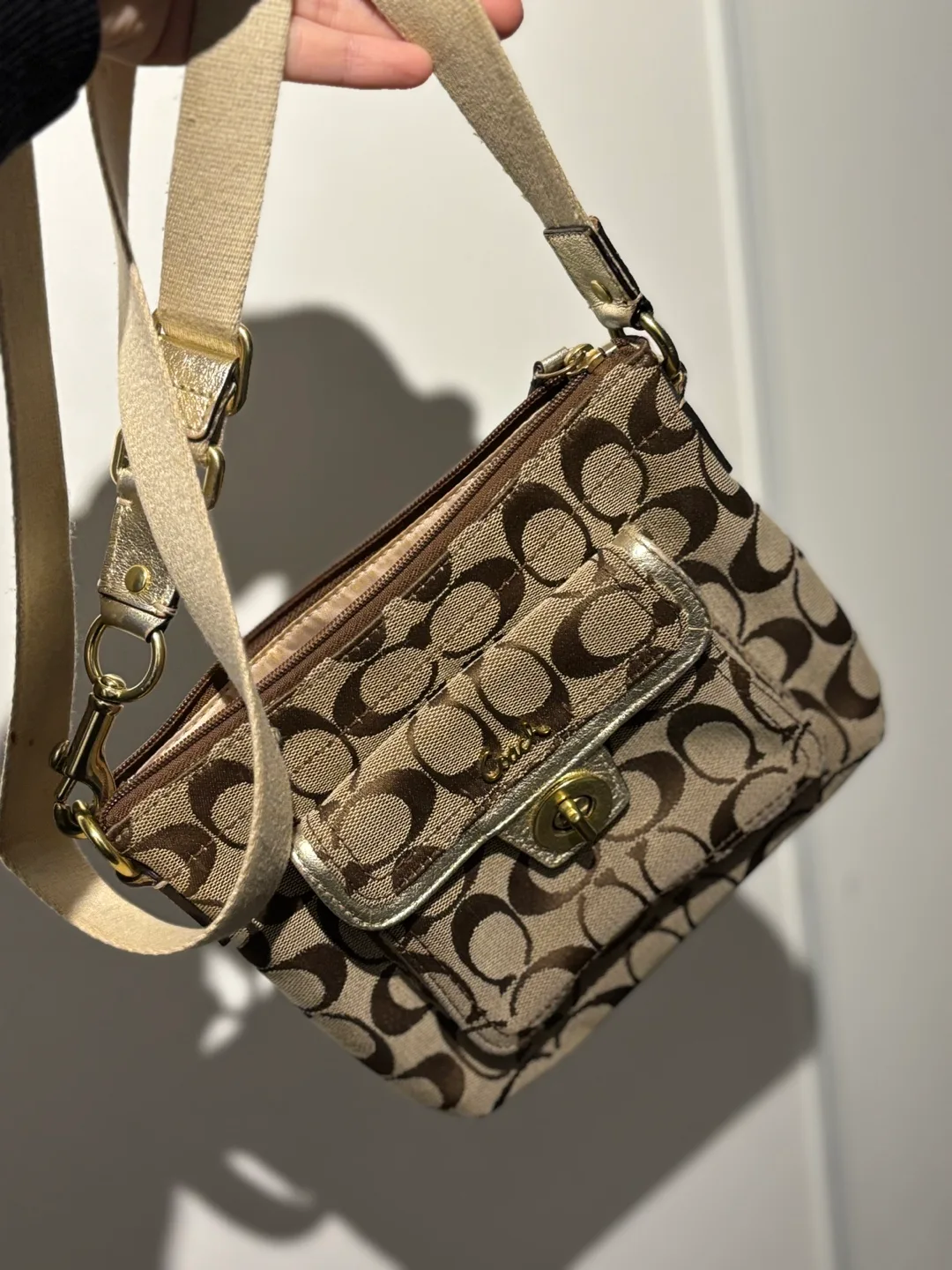 Coach Signature Canvas Crossbody Bag image indicator(3)