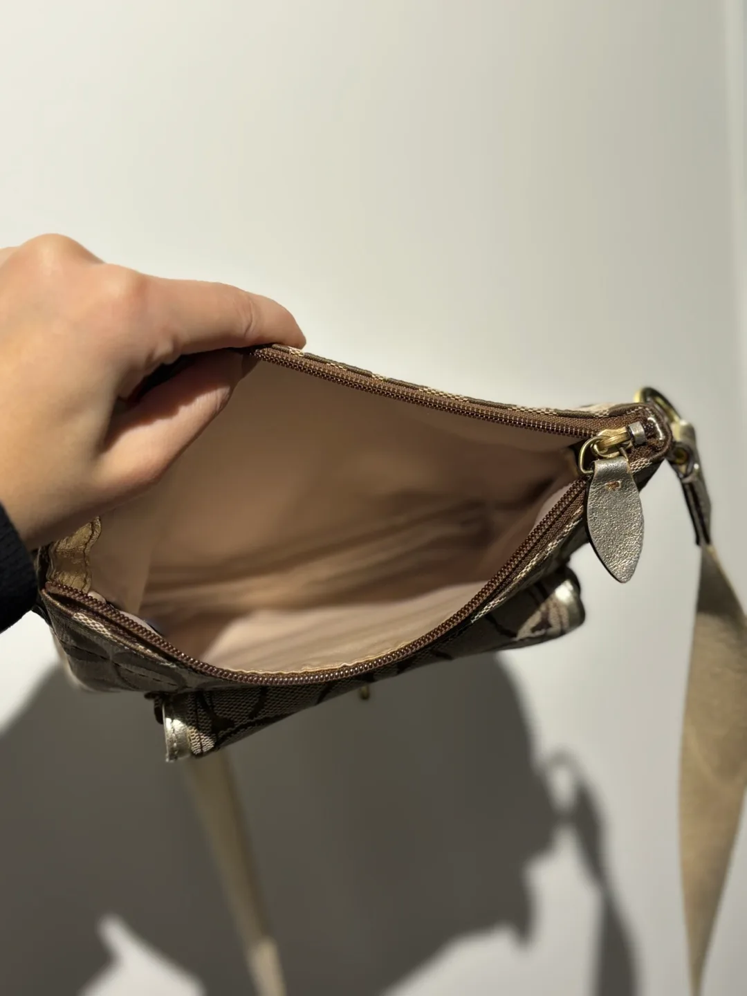 Coach Signature Canvas Crossbody Bag image indicator(2)