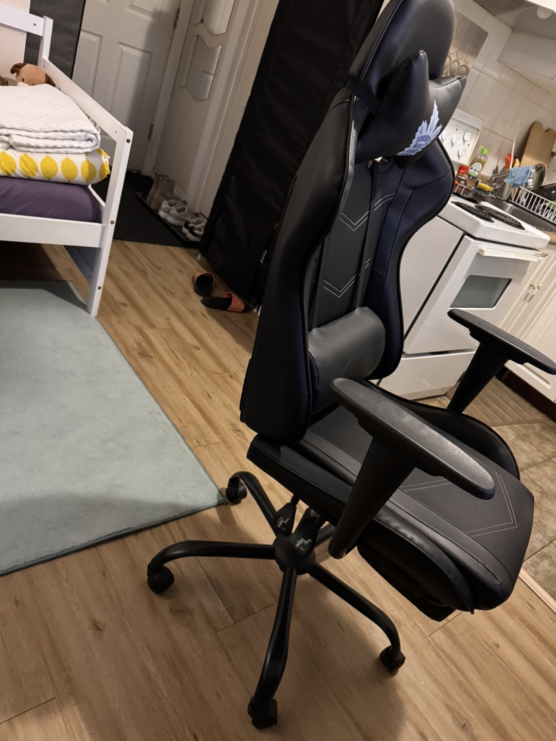 Gaming Chair/ office chair with Headrest and Lumbar Support - photo 3