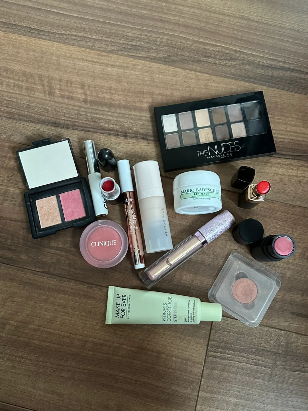 Free Makeup Bundle thumbnail