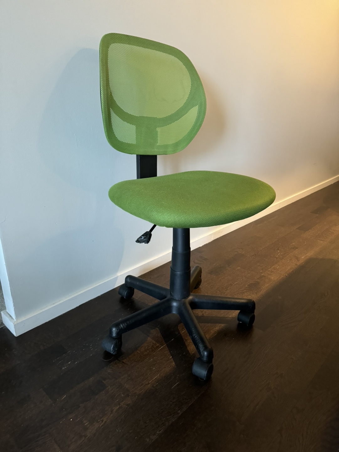 Green Mesh Office Chair