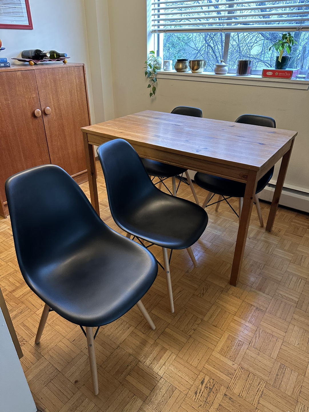 Dining Chairs x 4