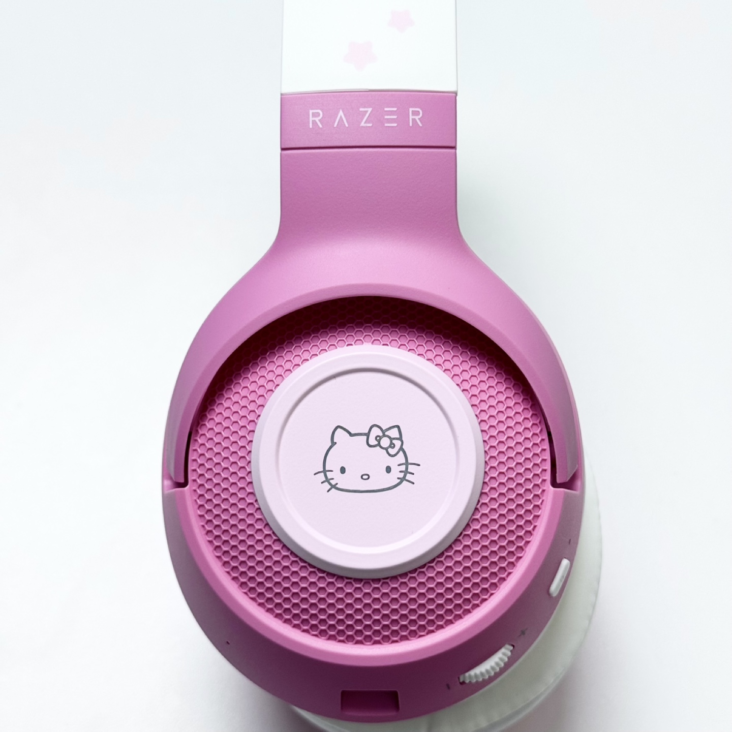 Razer Kraken Hello Kitty & Friends Wireless Headphones - photo 2