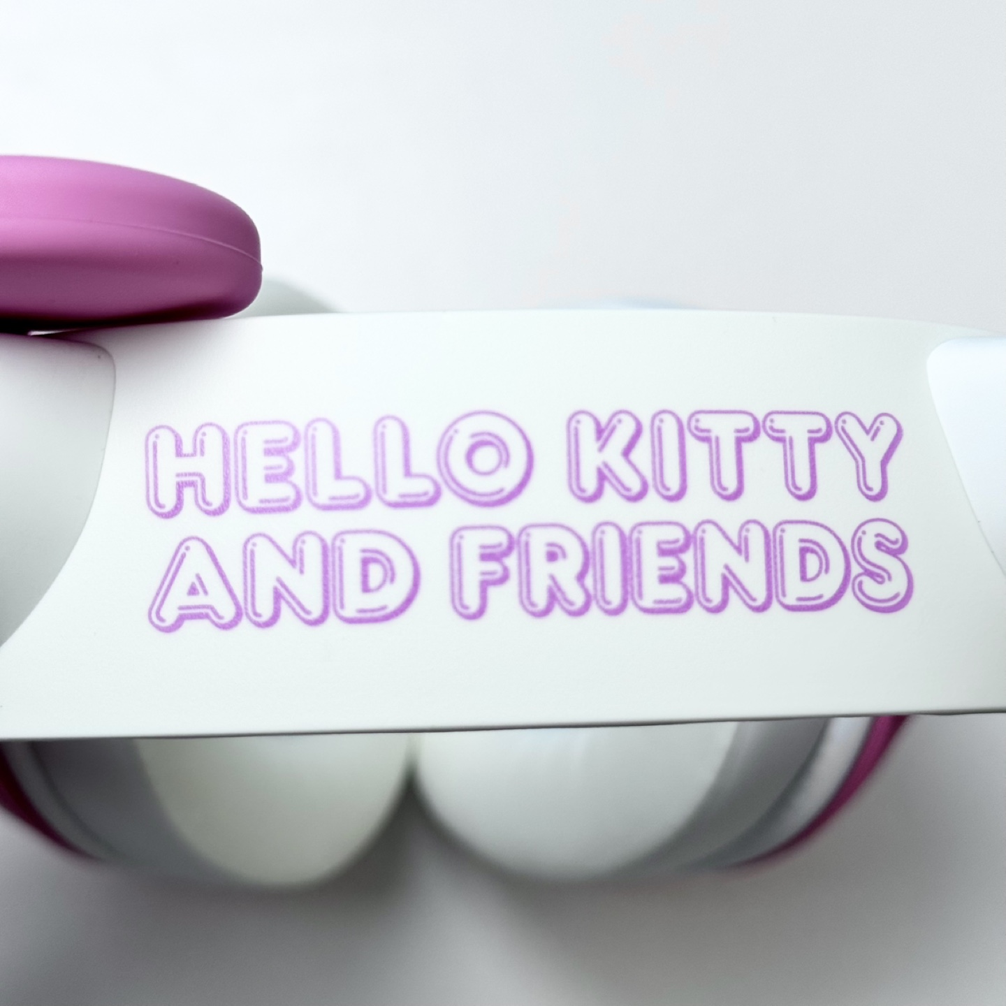 Razer Kraken Hello Kitty & Friends Wireless Headphones - photo 5
