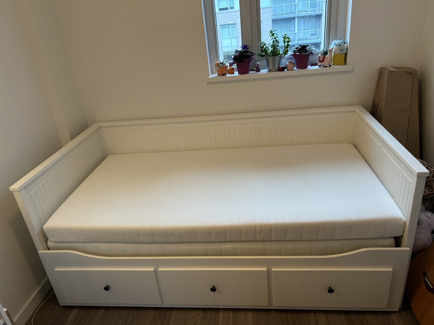 IKEA HEMNES Daybed with 3 Drawers/2 mattresses