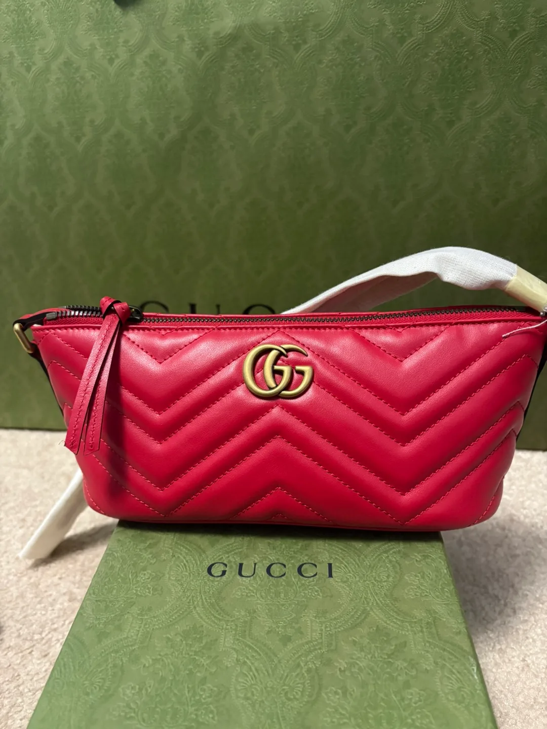 Gucci red marmont shoulder bag image indicator(5)