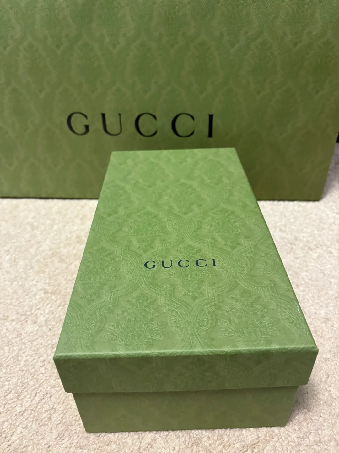 Gucci red marmont shoulder bag image indicator(4)