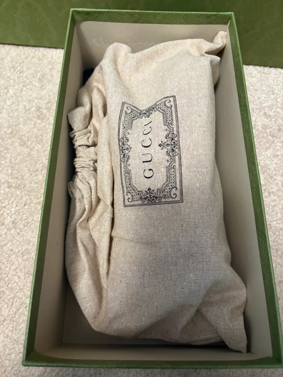 Gucci red marmont shoulder bag image indicator(6)