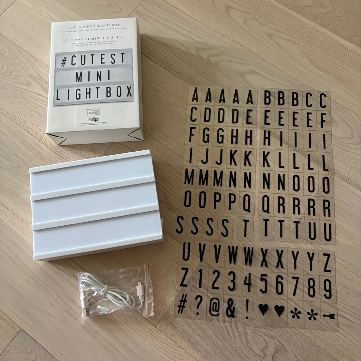 Indigo - Mini LED Lightbox with Letters - New but opened image indicator(3)