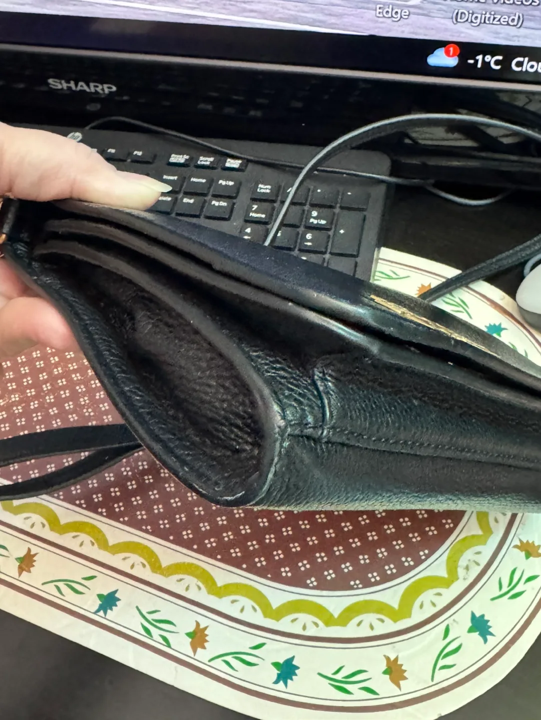 Tory Burch Black Leather Crossbody Bag image indicator(7)