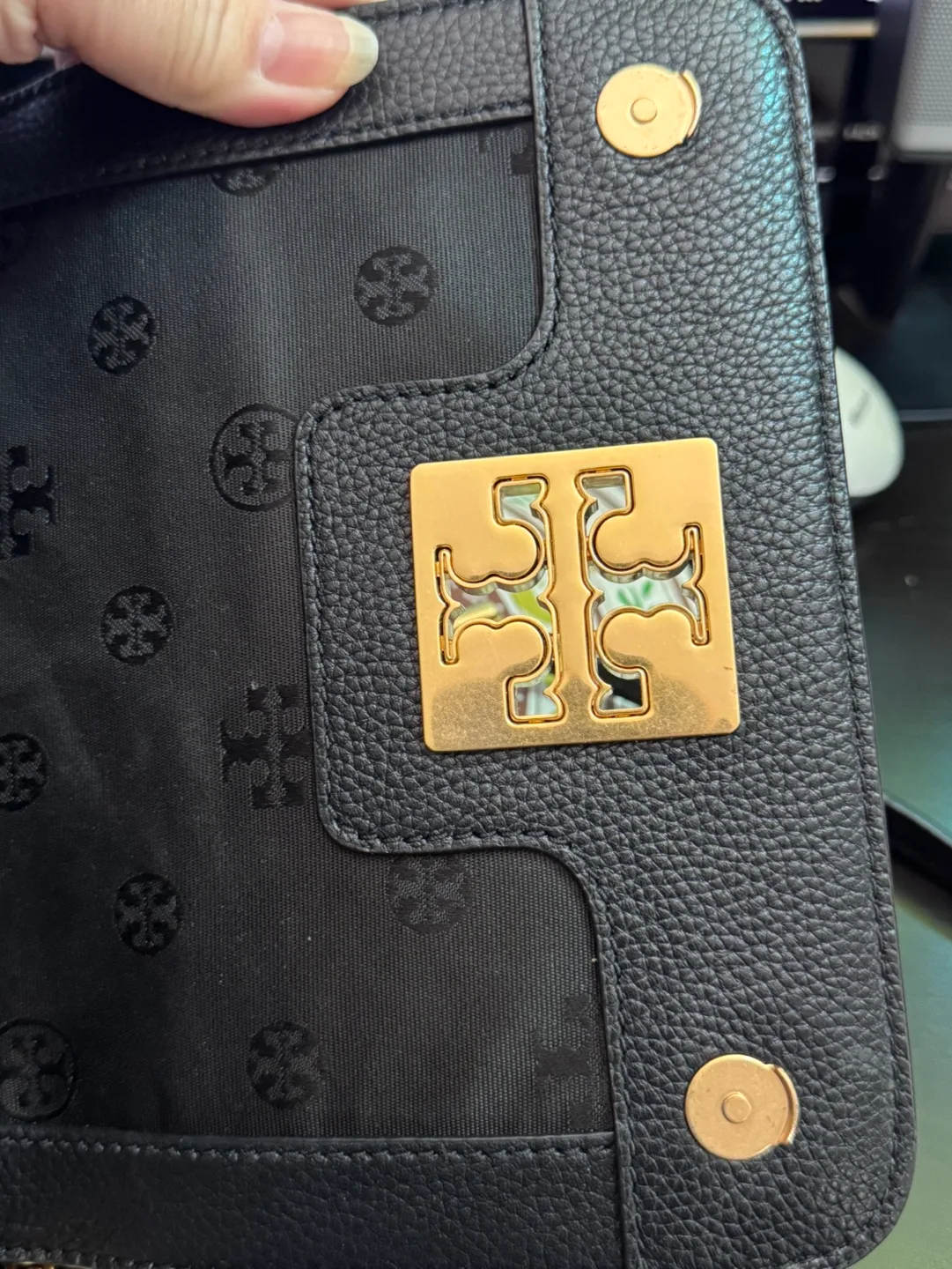 Tory Burch Black Leather Crossbody Bag image indicator(9)