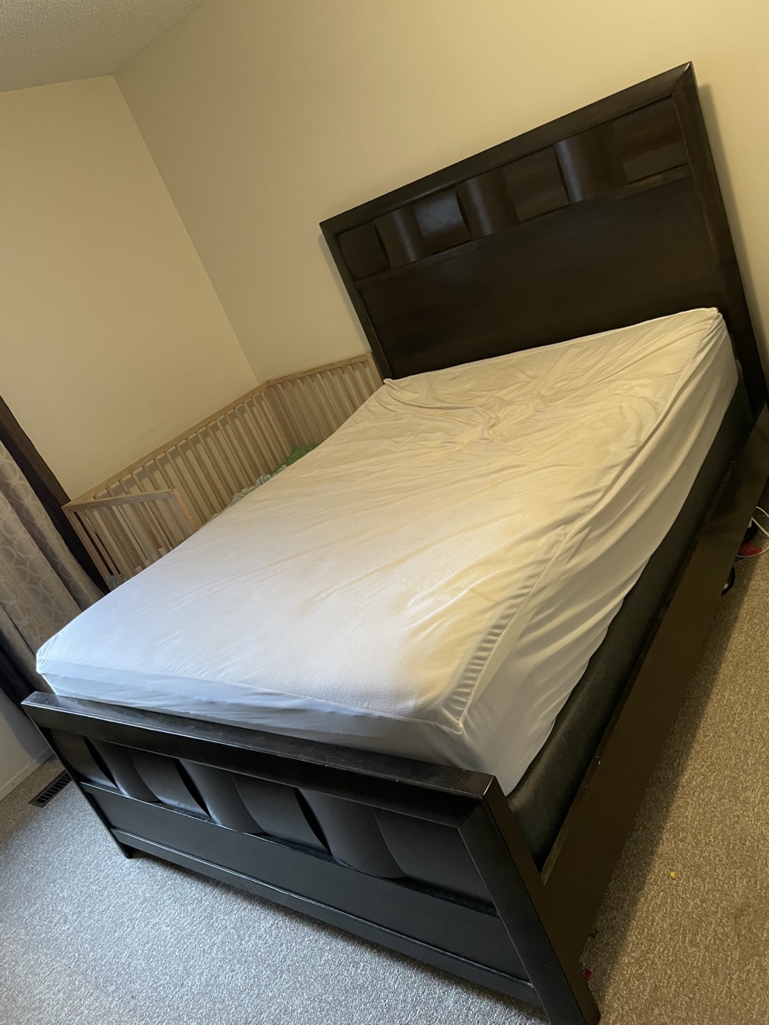 Queen Size Bedroom Set - photo 2