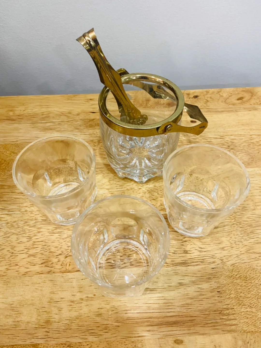 Crystal Ice Bucket & Tongs with Glasses image indicator(2)