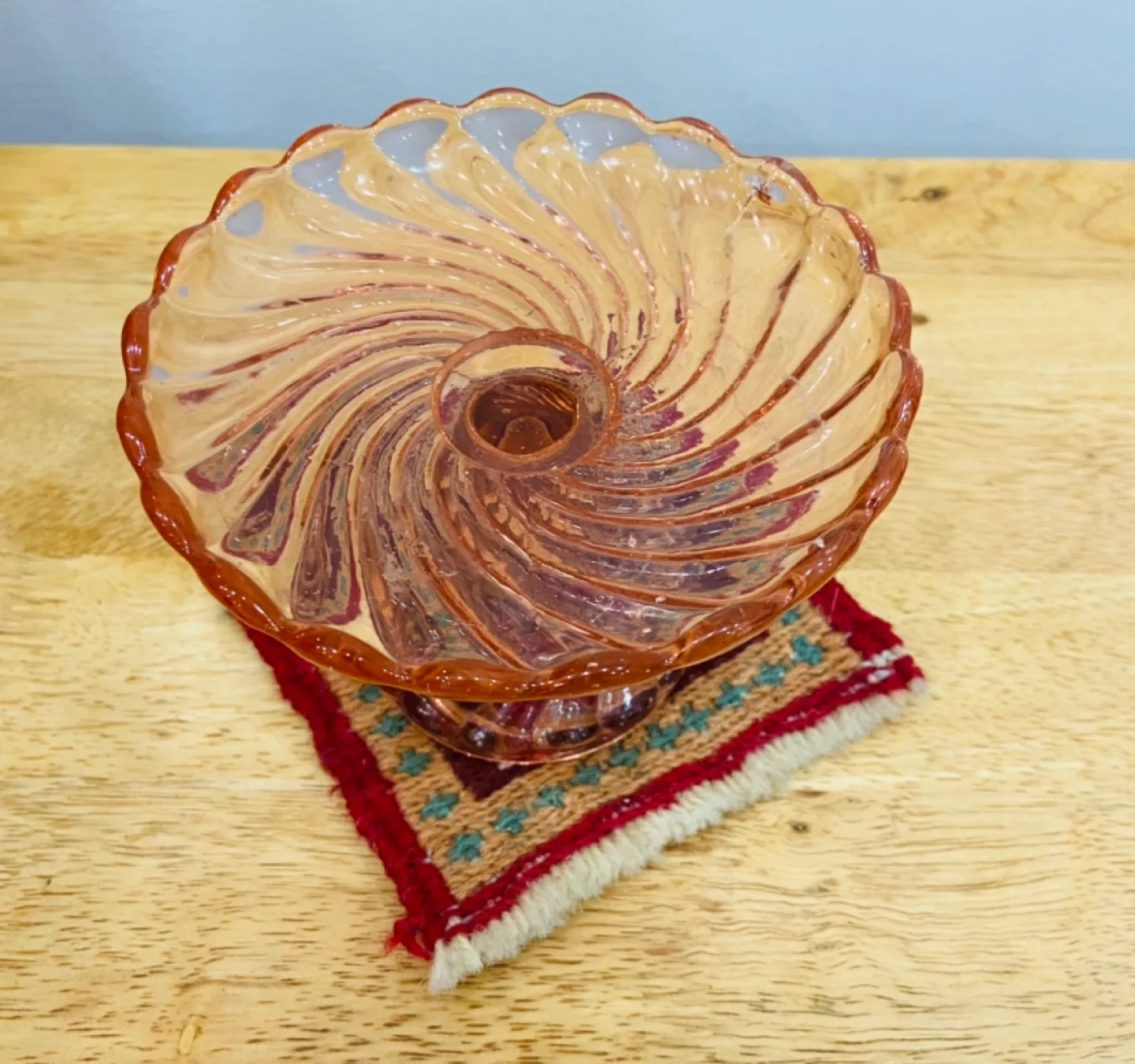 Vintage Pink Glass Pedestal Dish image indicator(2)