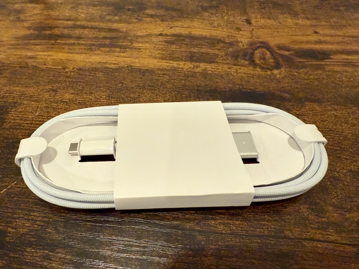 USB-C to MagSafe 3 cable White
