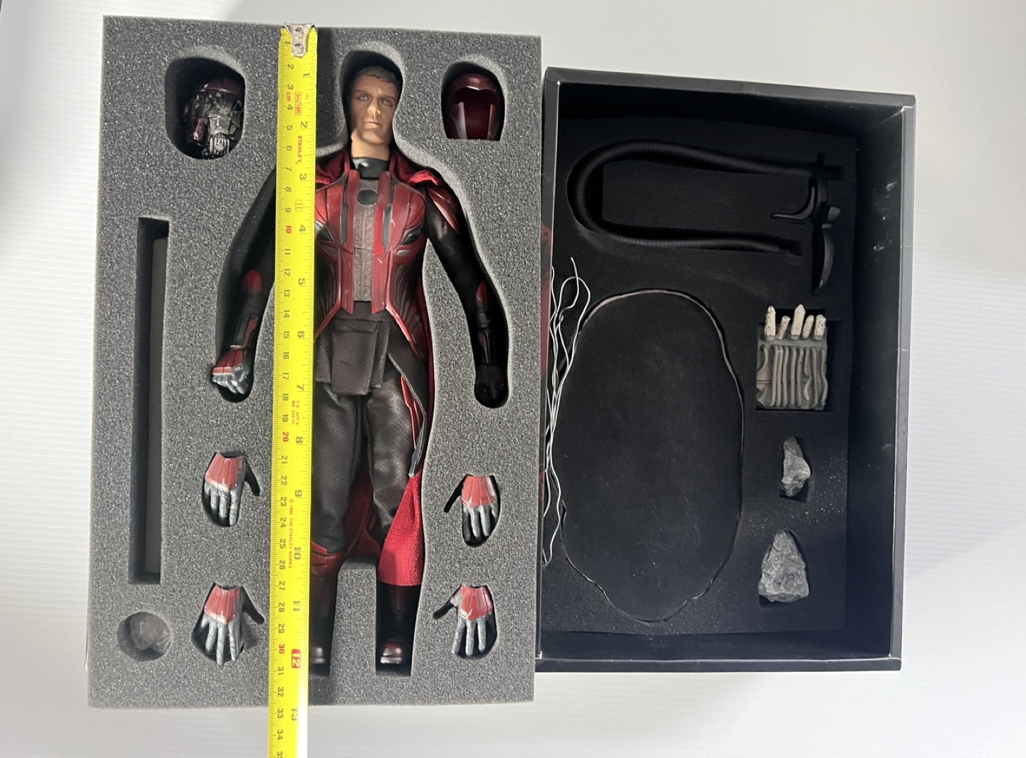 ToysEra 1/6 Scale Magneto Action Figure - photo 2