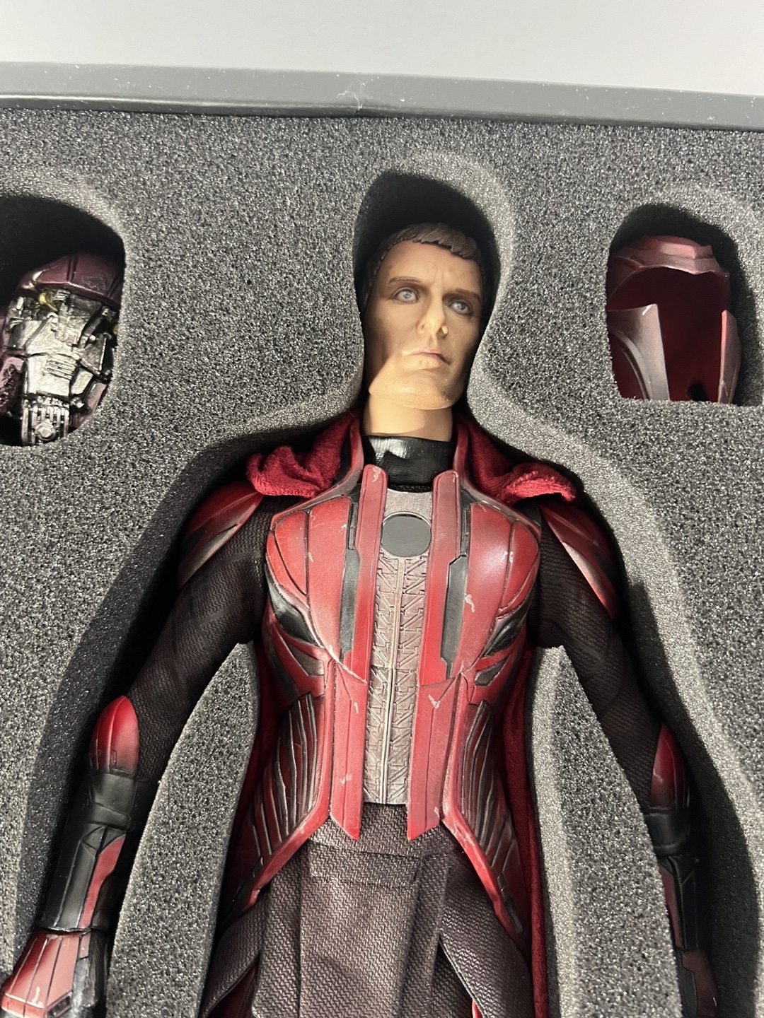 ToysEra 1/6 Scale Magneto Action Figure - photo 4