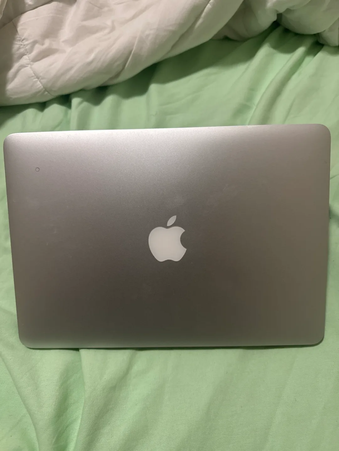 MacBook Pro 13-inch (Early 2015) -  8 GB RAM, 128 GB SSD image indicator(2)