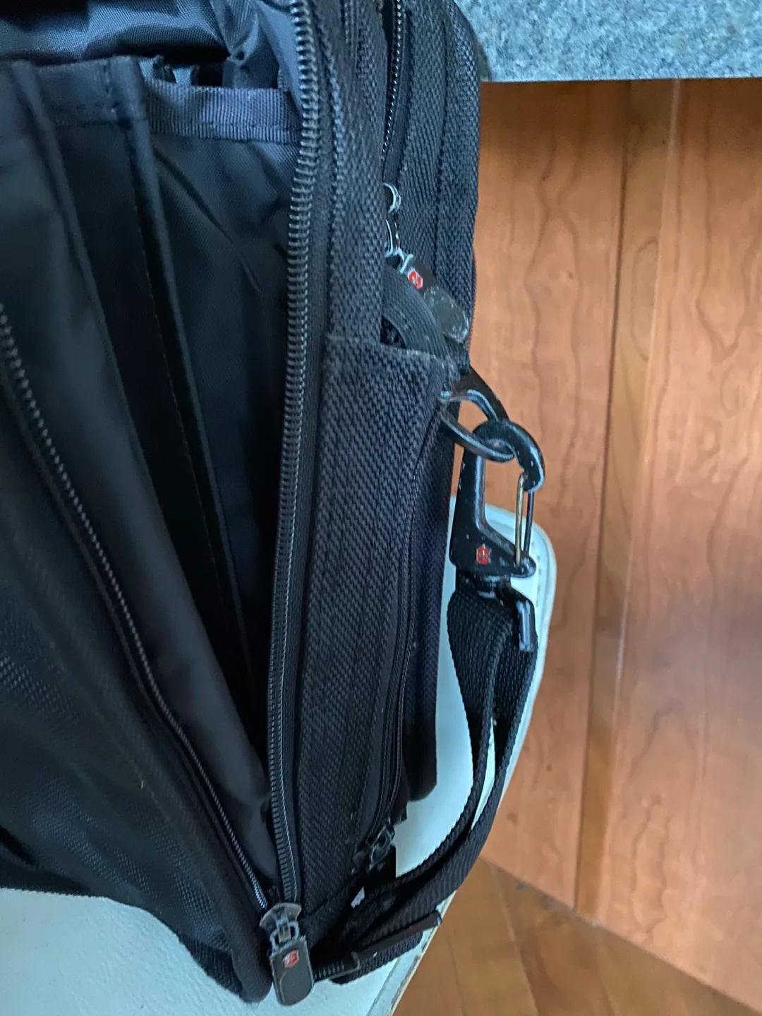 SwissGear Black Laptop Bag image indicator(4)