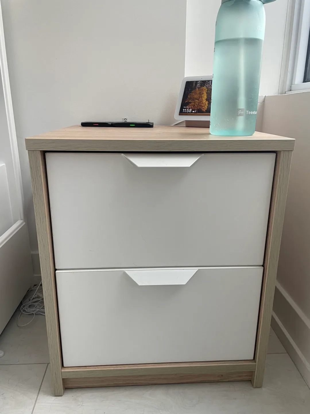 Nightstand with 2 drawers thumbnail