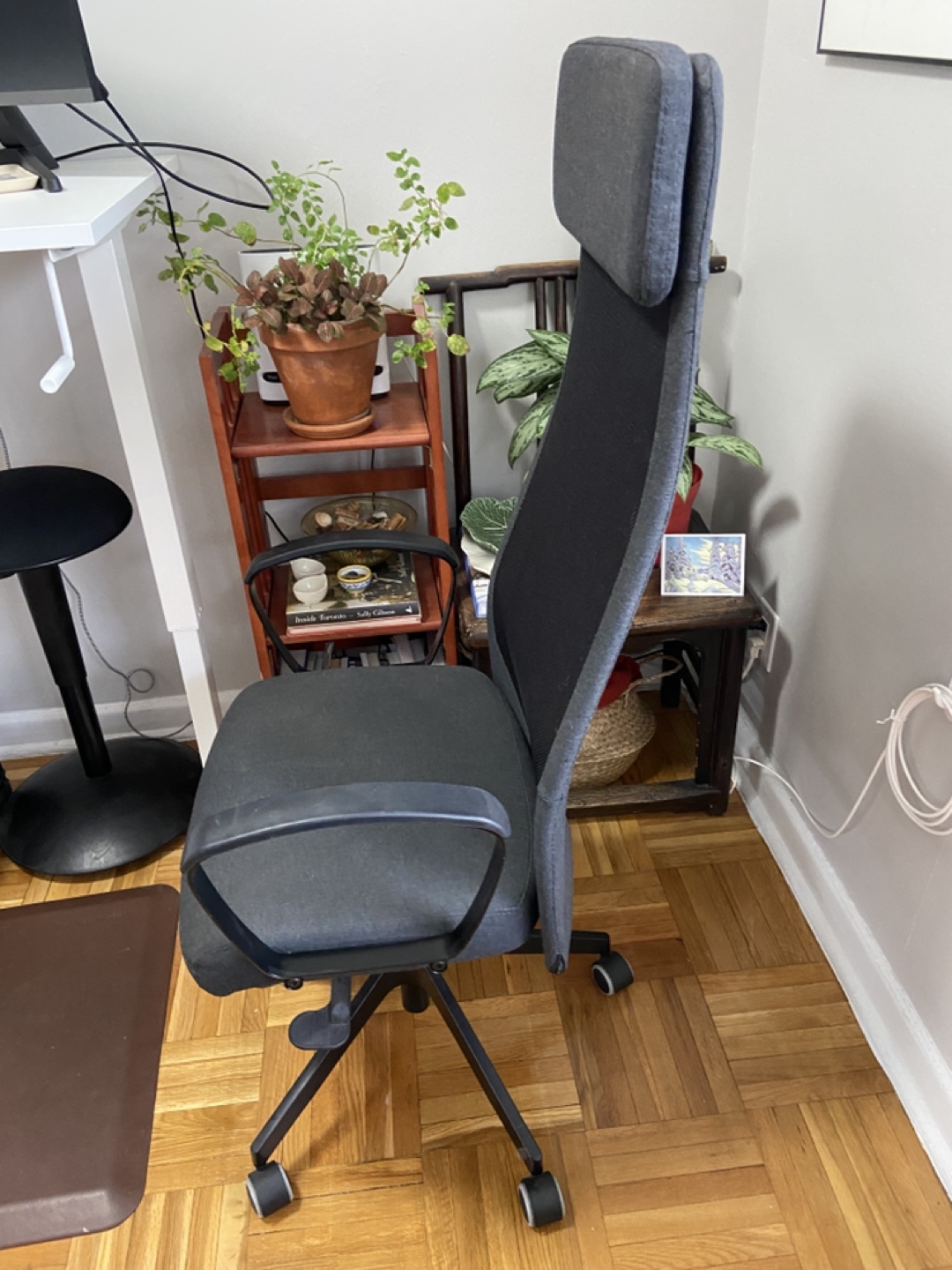 IKEA Office Chair with Headrest - photo 2