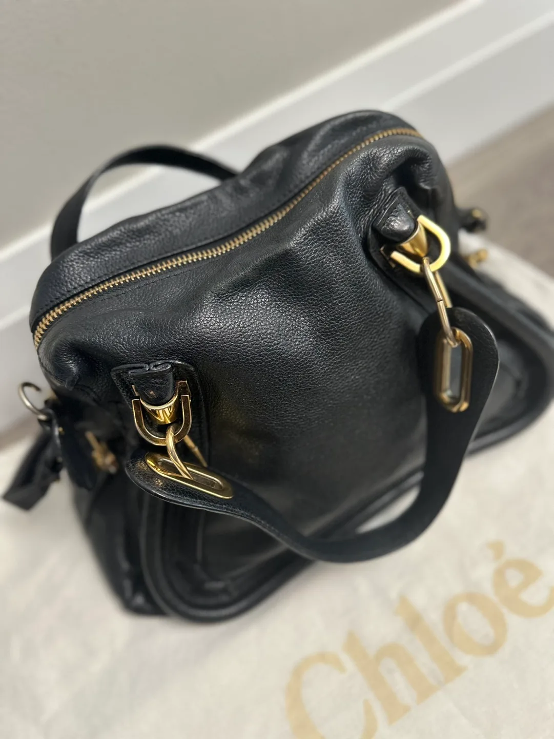 Authentic Chloé Paratay Black in Excellent Condition image indicator(3)