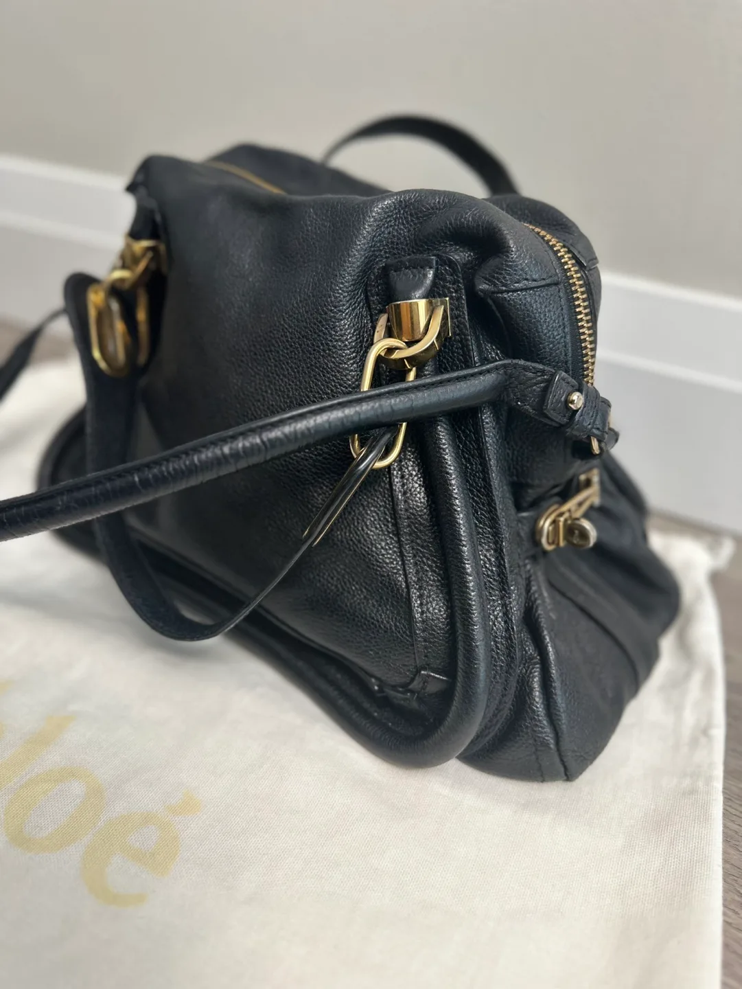 Authentic Chloé Paratay Black in Excellent Condition image indicator(4)