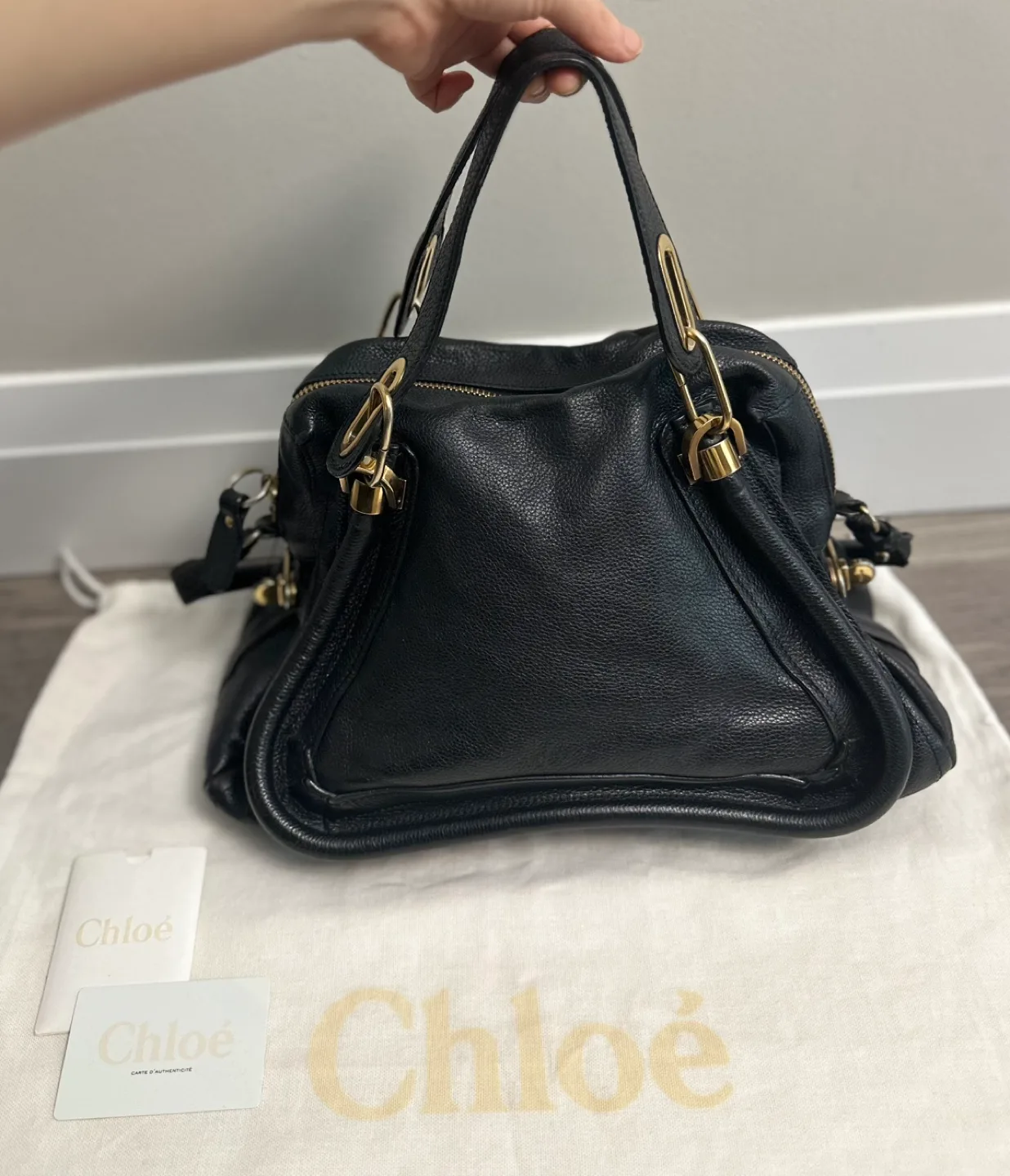 Authentic Chloé Paratay Black in Excellent Condition image indicator(2)