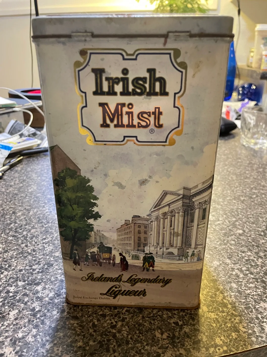 Vintage Irish Mist Liqueur Tin image indicator(4)