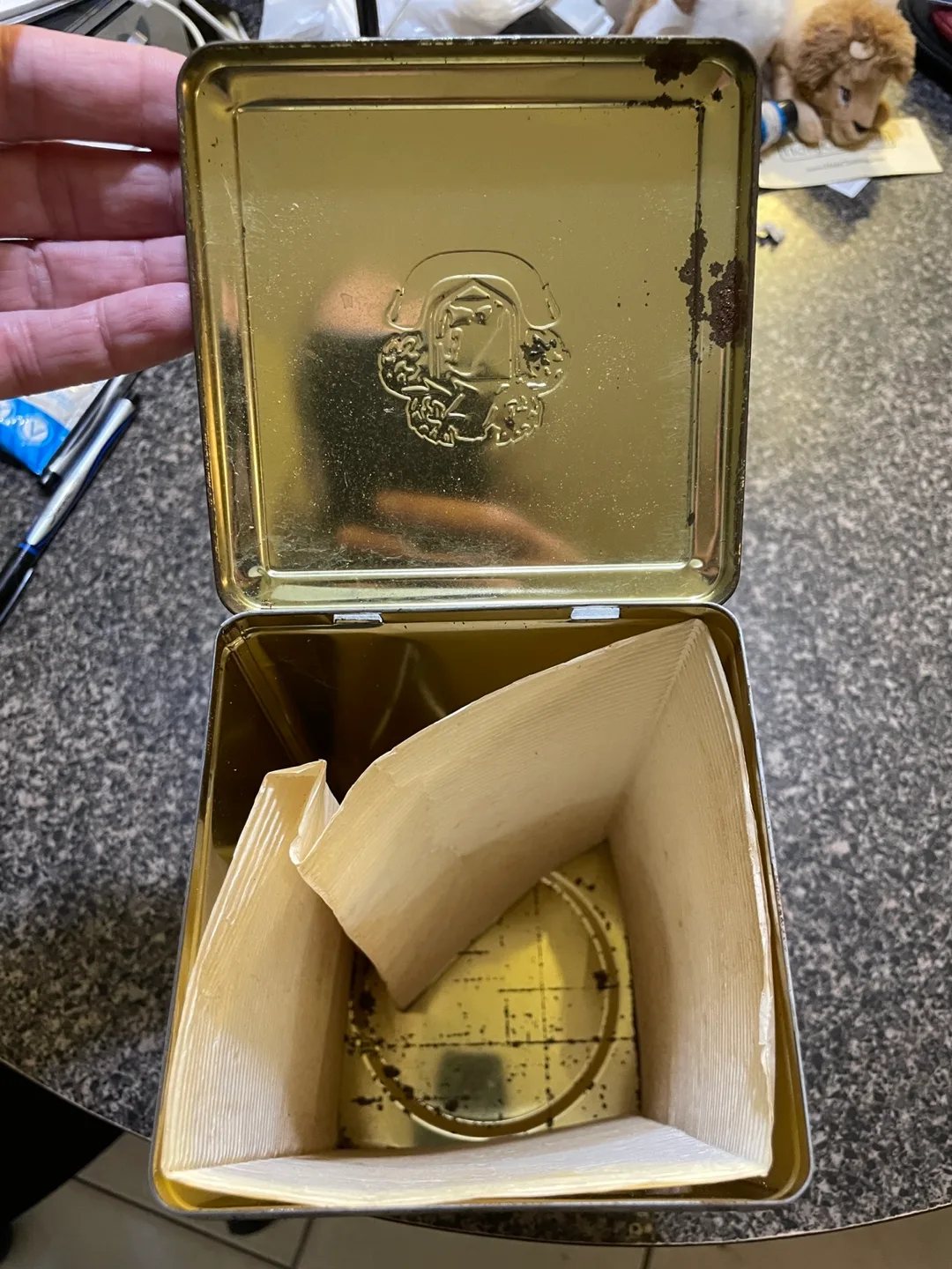 Vintage Irish Mist Liqueur Tin image indicator(7)