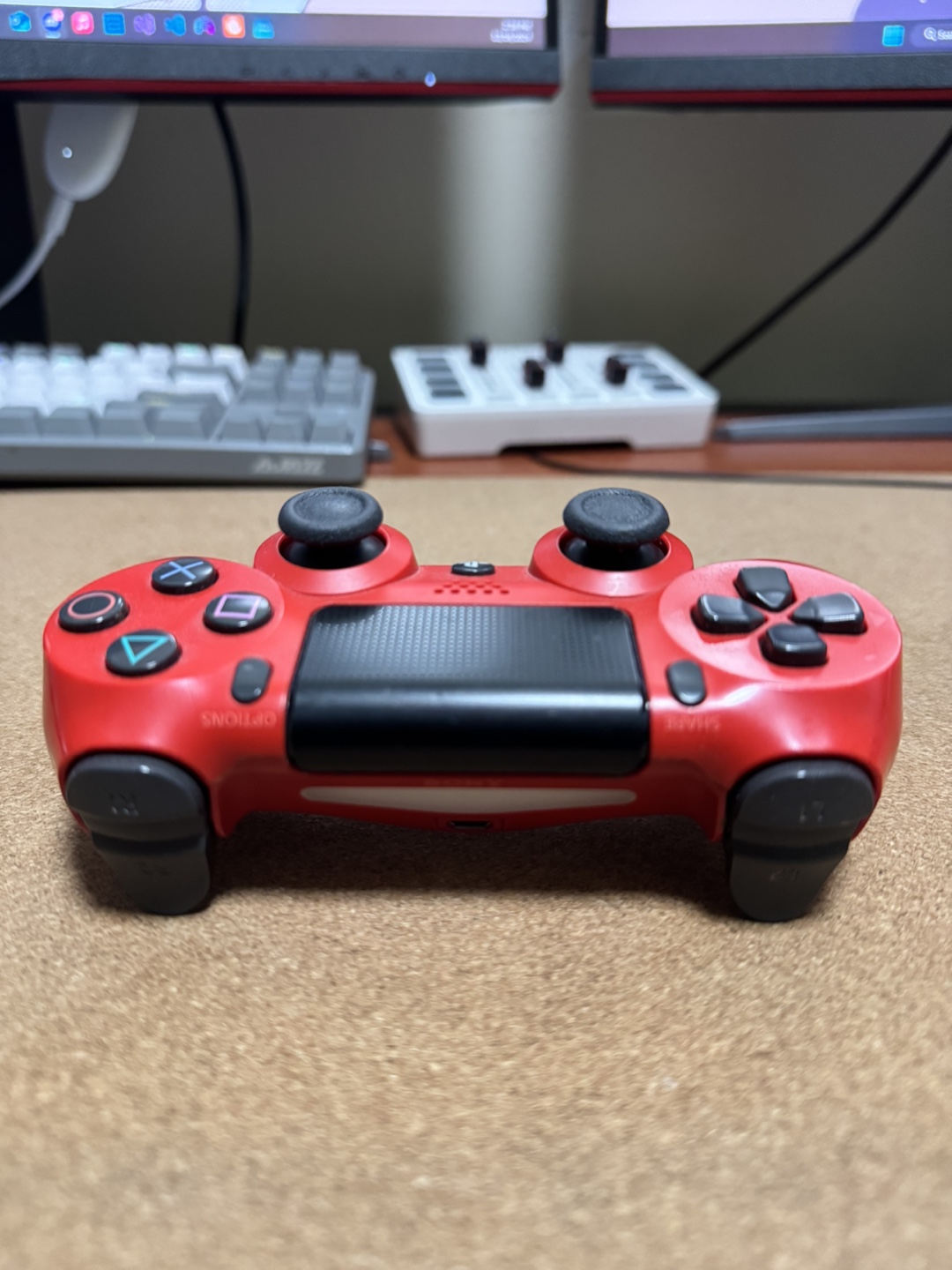 Sony PS4 Controller - Red