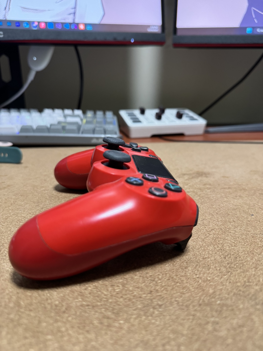 Sony PS4 Controller - Red - photo 4