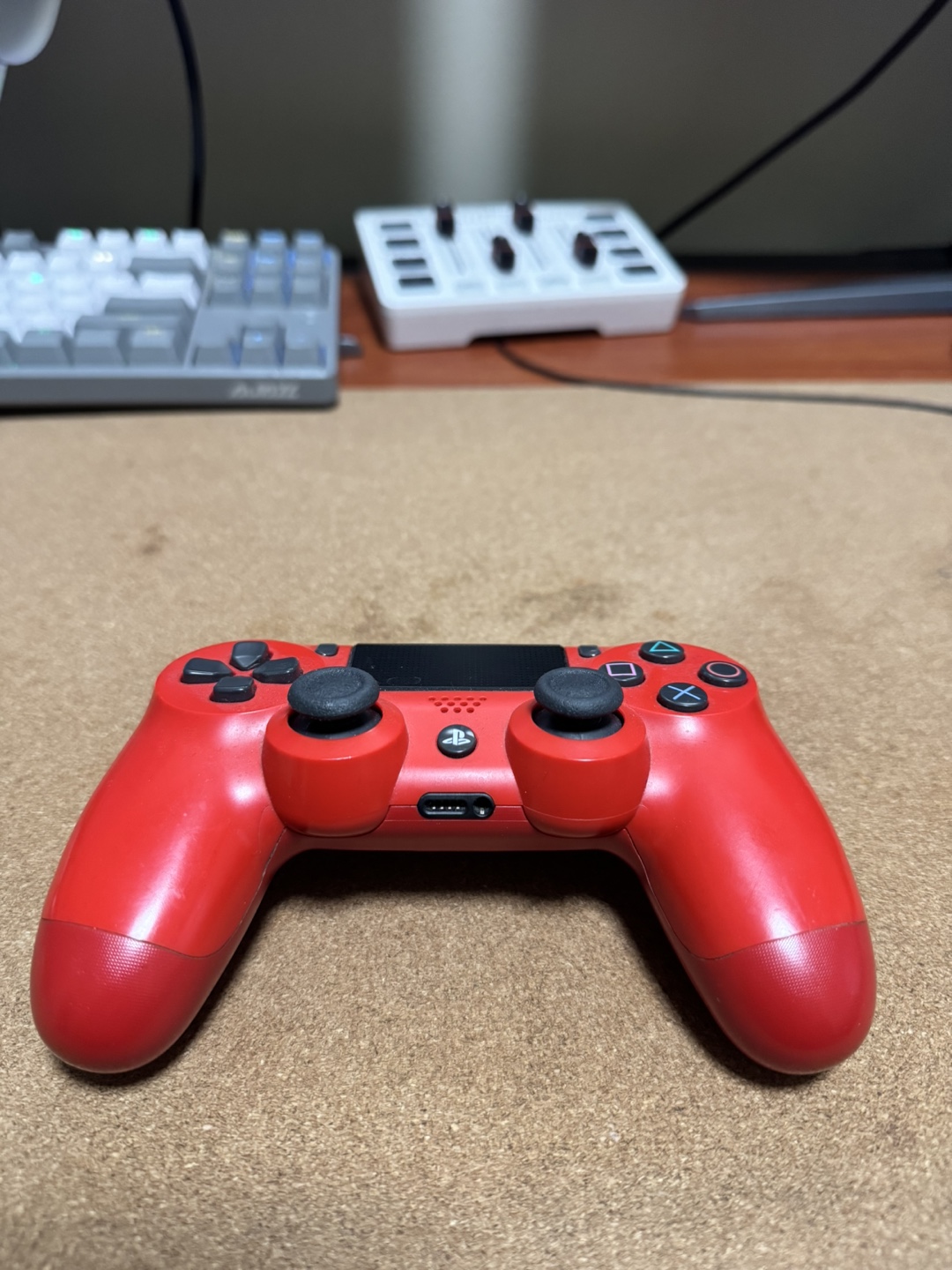 Sony PS4 Controller - Red - photo 2