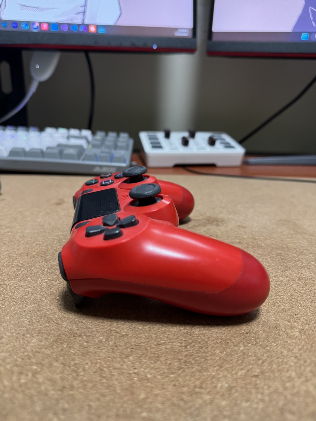 Sony PS4 Controller - Red - photo 5