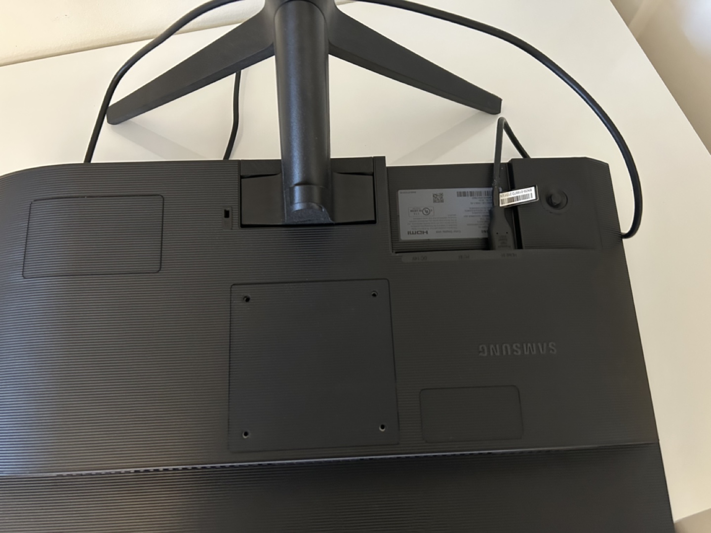 Samsung 24-inch Monitor - photo 3