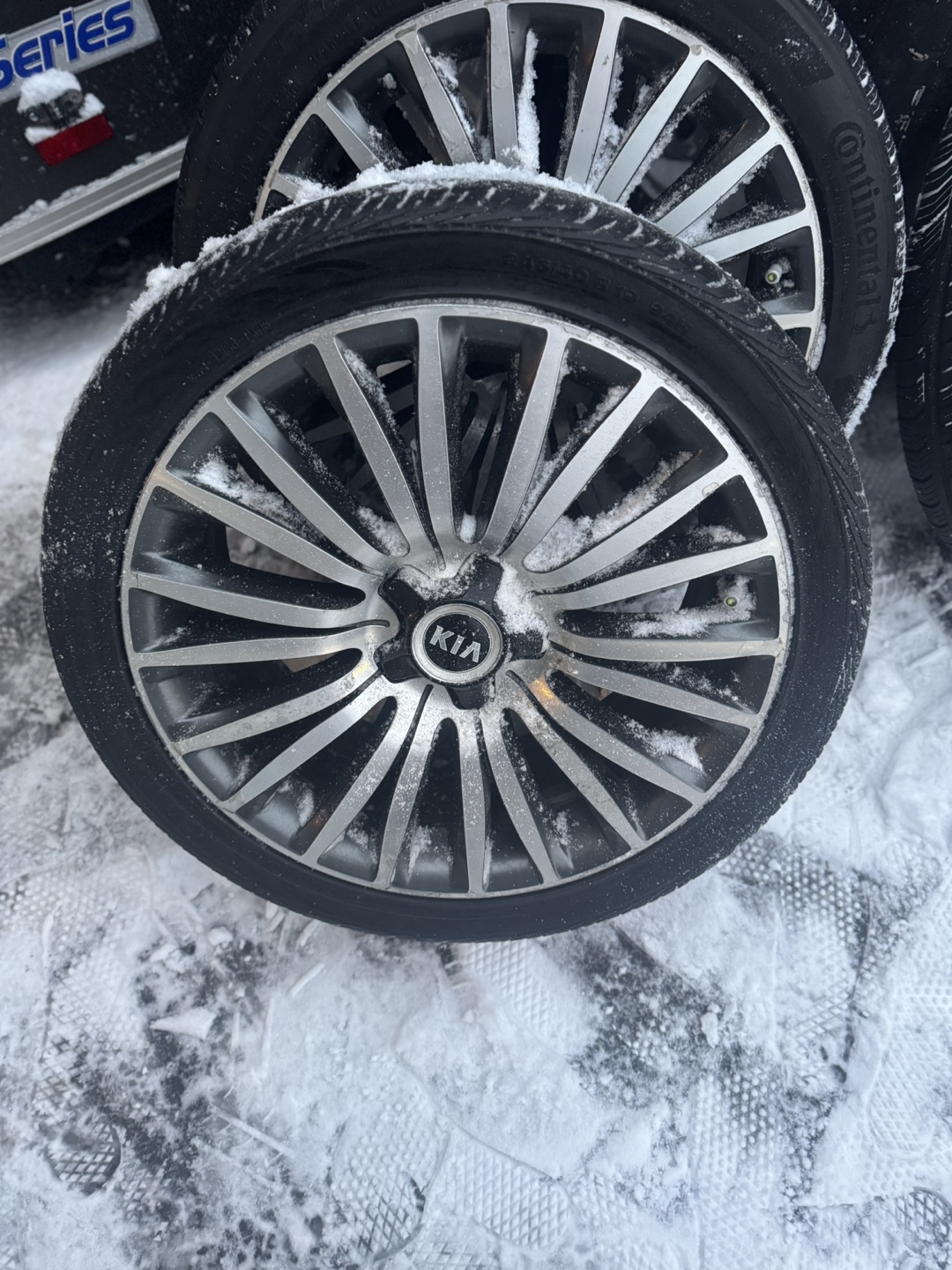 Kia Wheels and Tires - photo 2