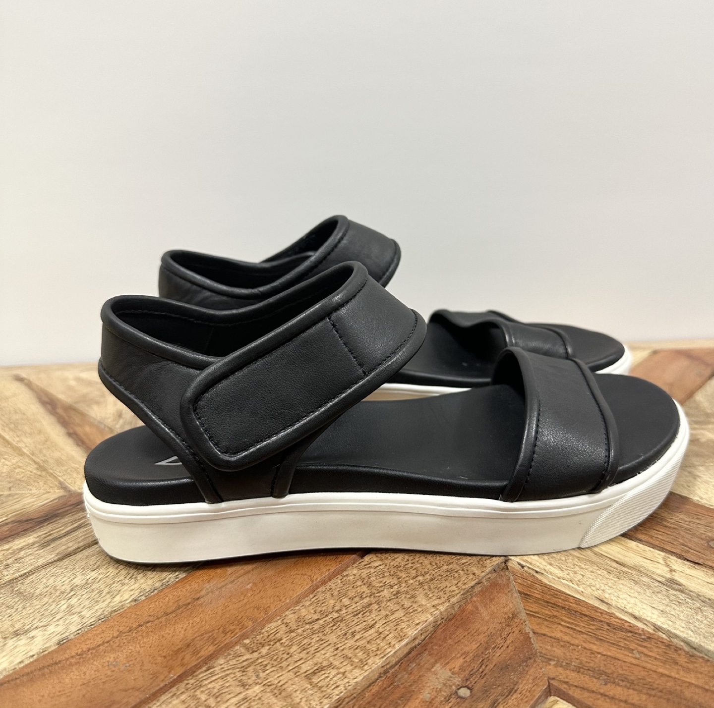 DKNY Black Platform Sandals - photo 4