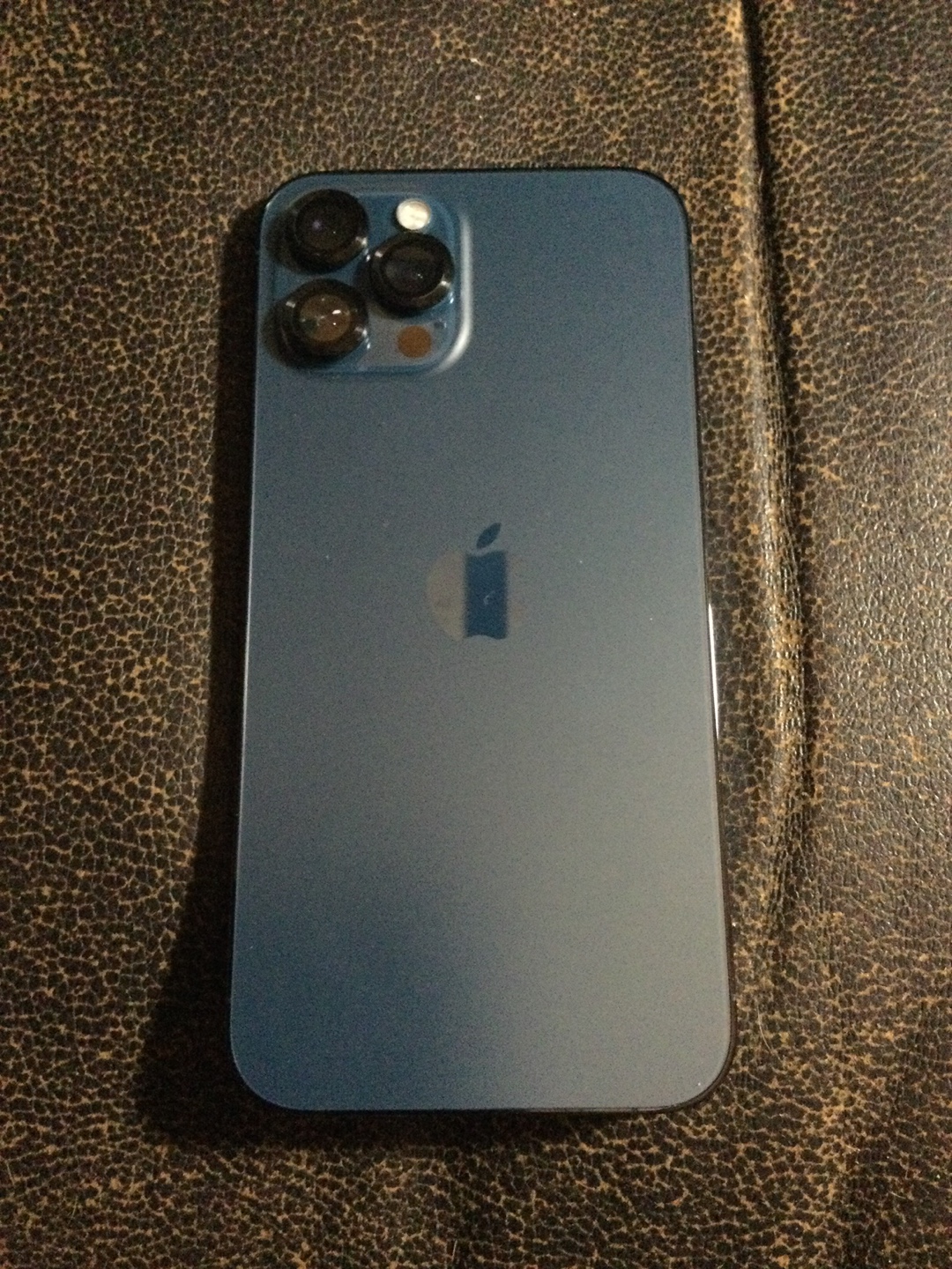 iPhone 12 Pro Max - photo 2