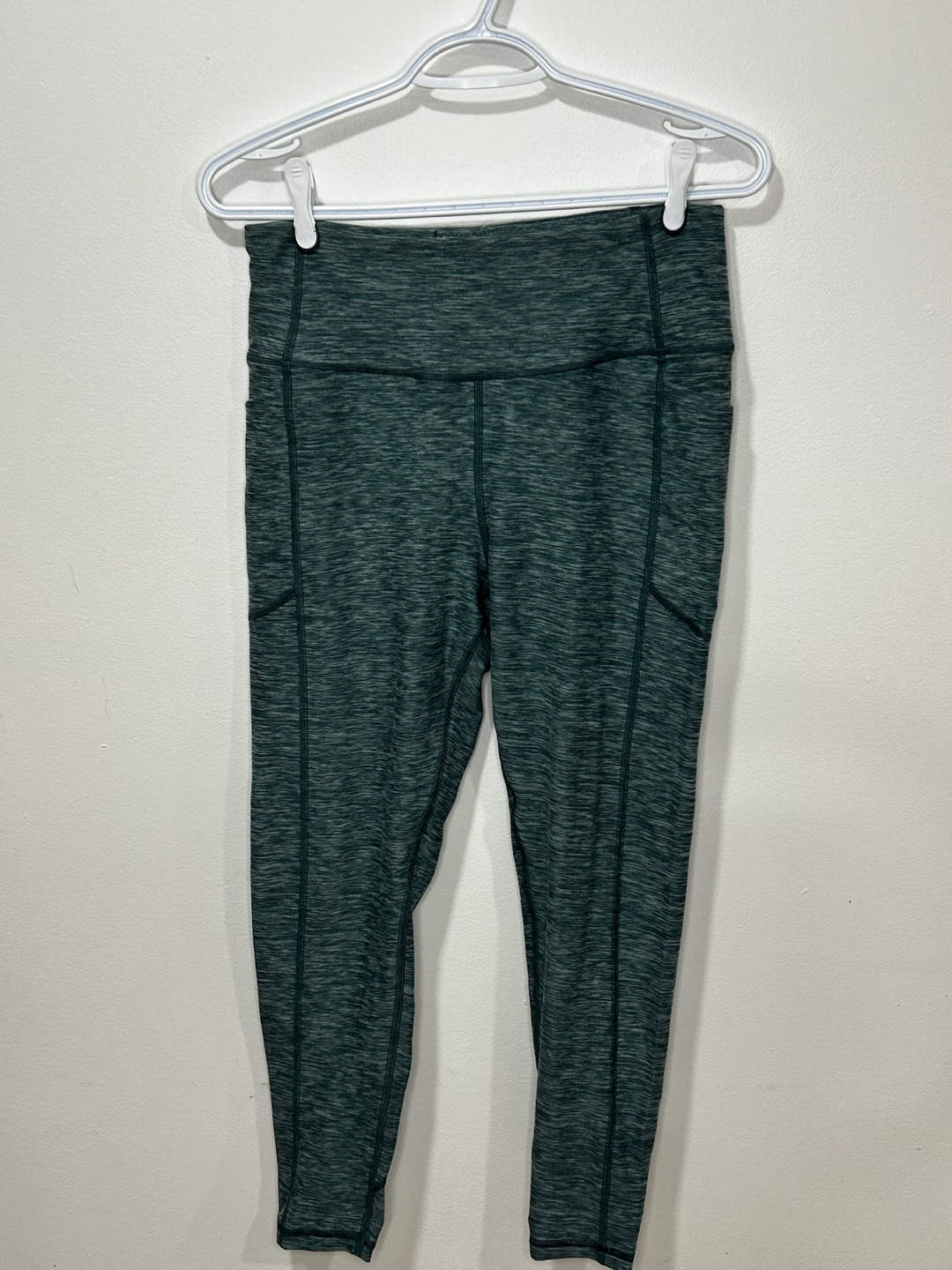 Victoria's Secret Green Leggings Size 10
