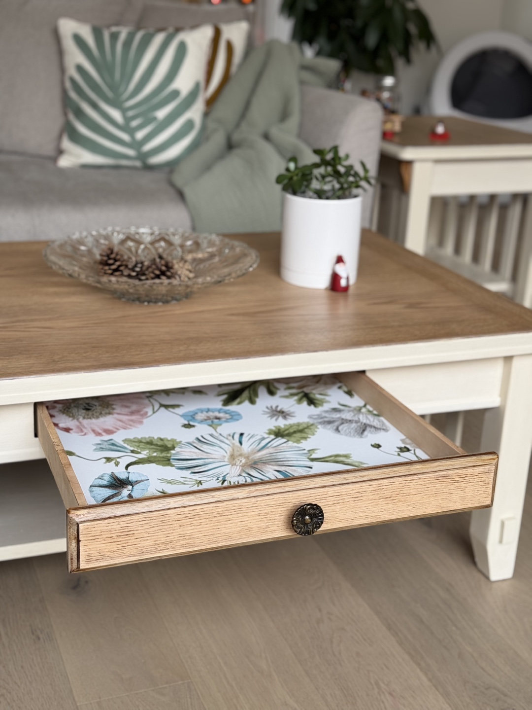 Wooden refinished Coffee Table with Drawer and Shelf - photo 2