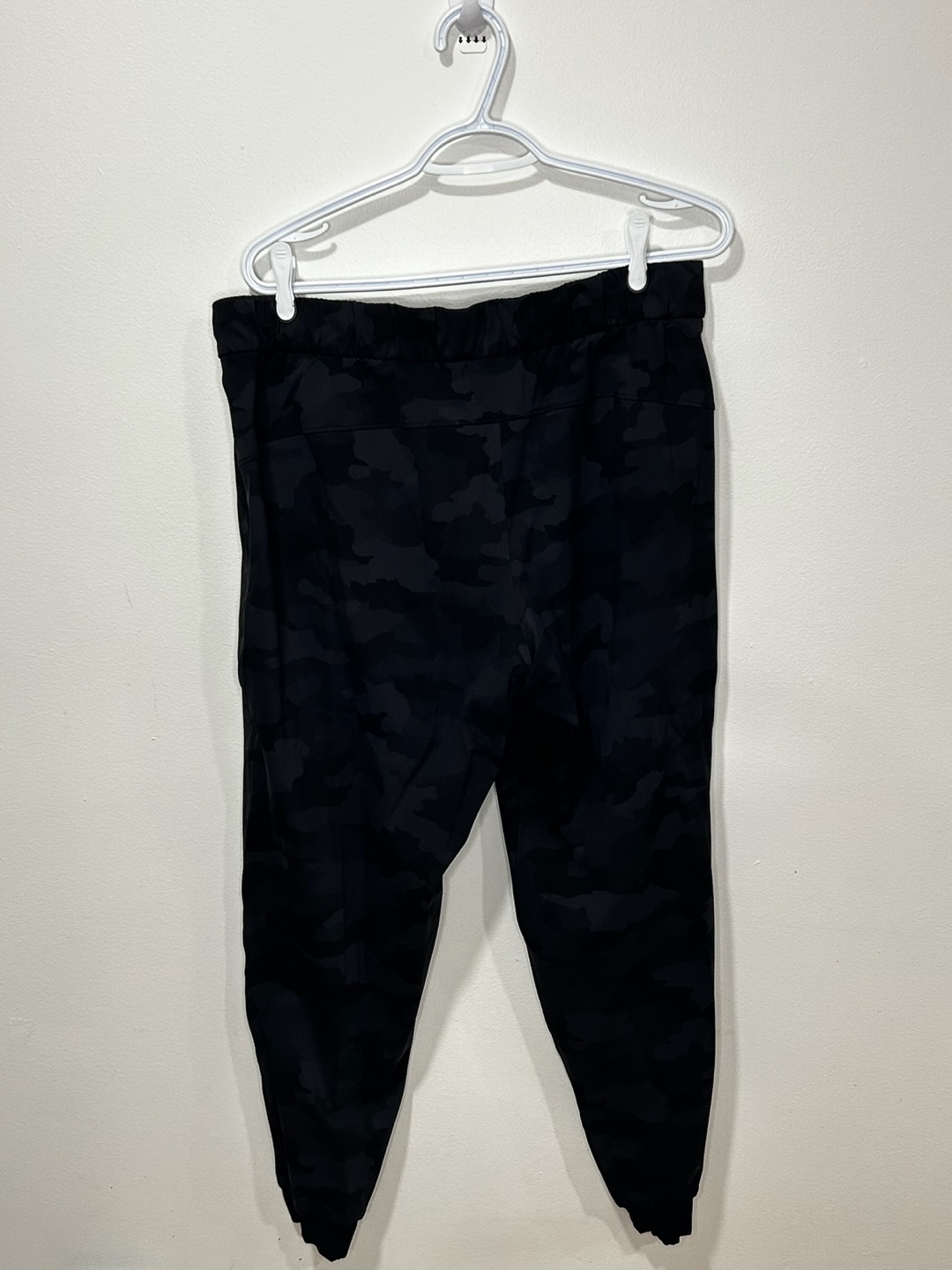 Lululemon Camo Joggers Size 12 - photo 2