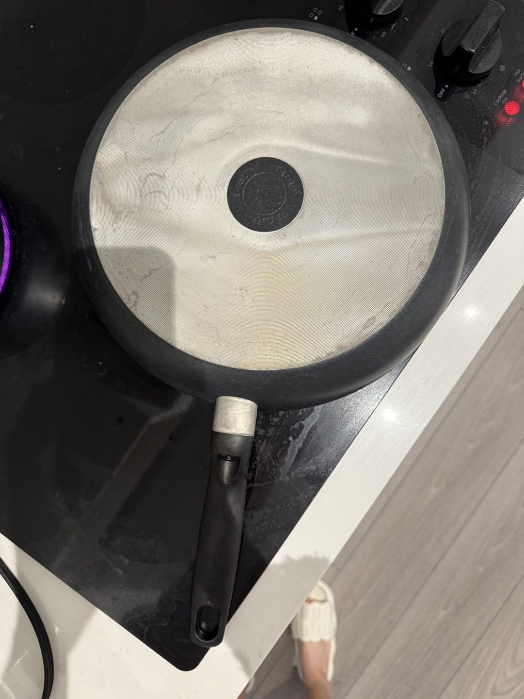 T-fal Essential 32cm Frypan, Non-Stick - photo 2