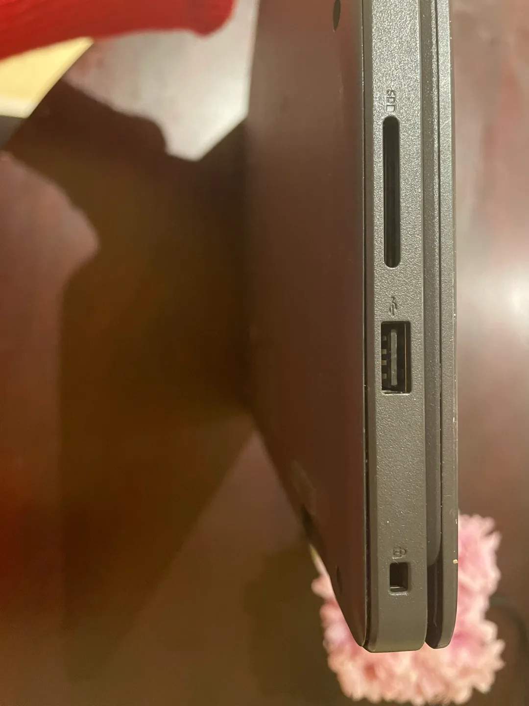 Dell laptop! Touch screen and water resistant image indicator(6)