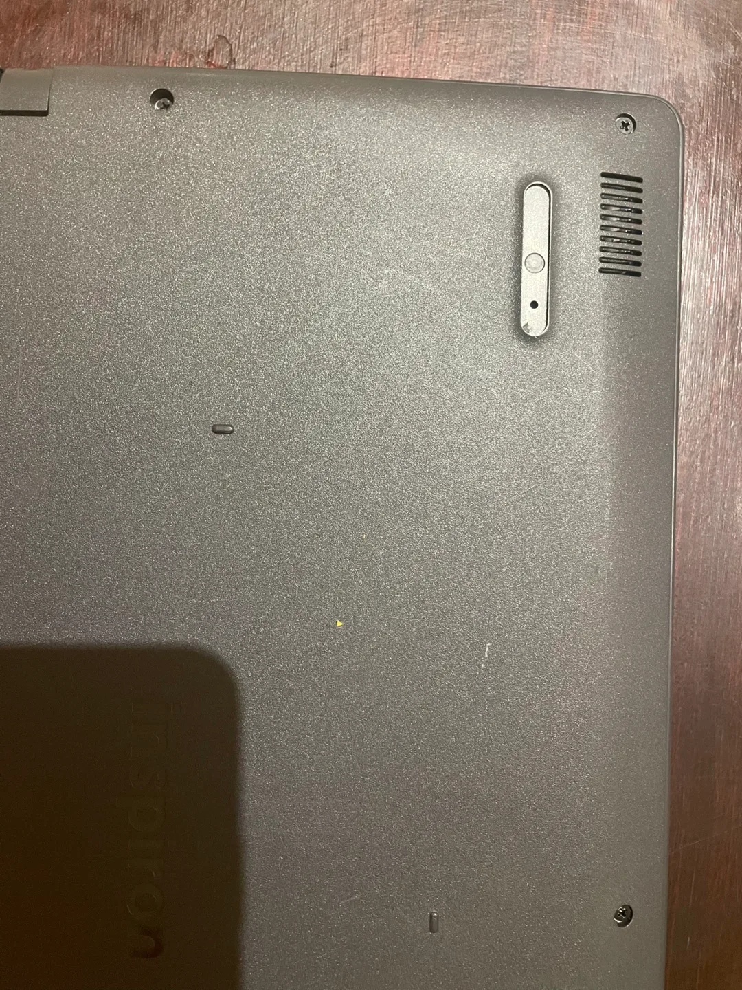 Dell laptop! Touch screen and water resistant image indicator(8)