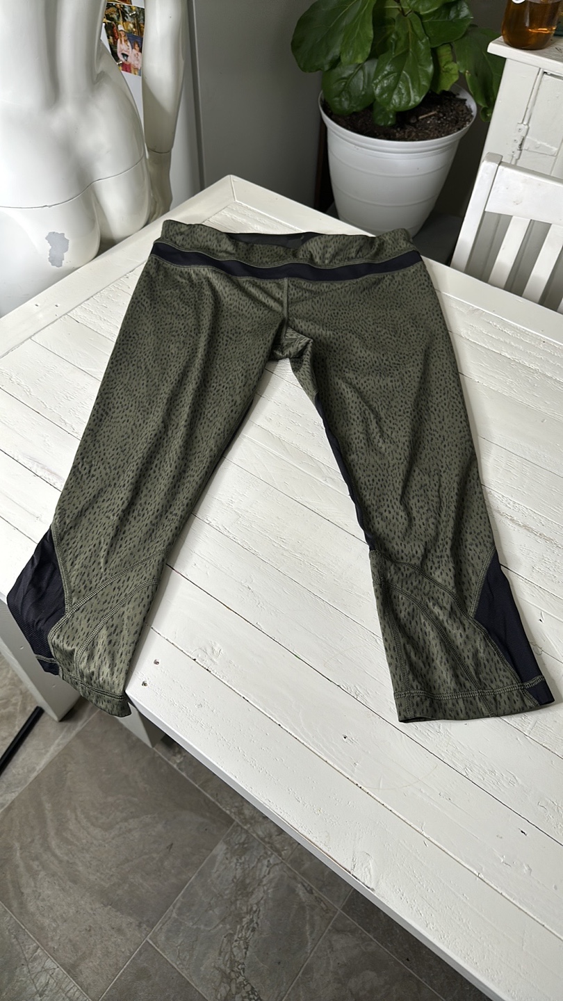 LULULEMON Run: Inspire Crop II Full-On Luxtreme Mesh Dottie Dash