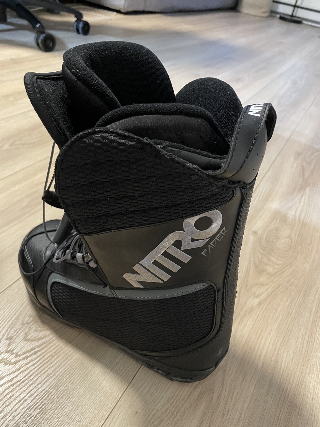 Nitro Fader TLS Snowboard Boots - Women's Size 8