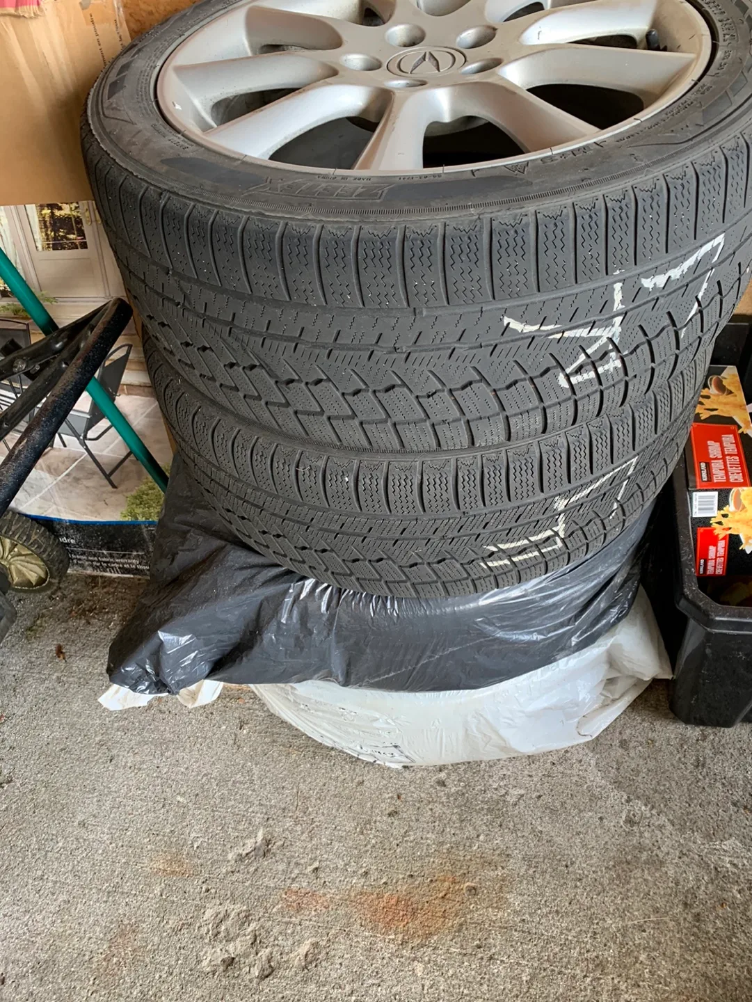 Set of 4 Acura Wheels and Tires thumbnail