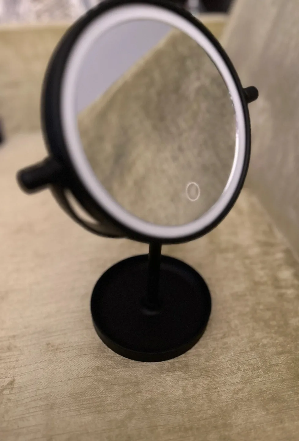 Black Makeup Mirror with Light image indicator(2)