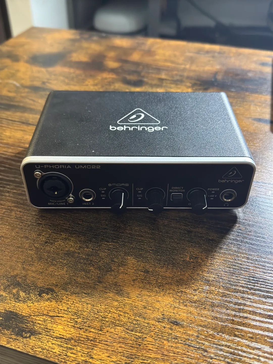 Behringer U-Phoria UMC22 Audio Interface image indicator(5)